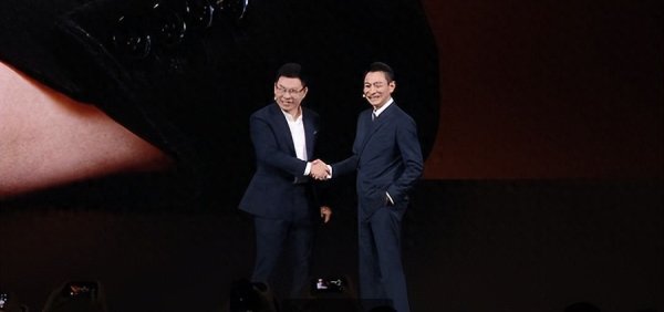 共赢优配 刘德华在华为Mate XTs 发布会聊人生 豪言“你们当主角 我当配角”